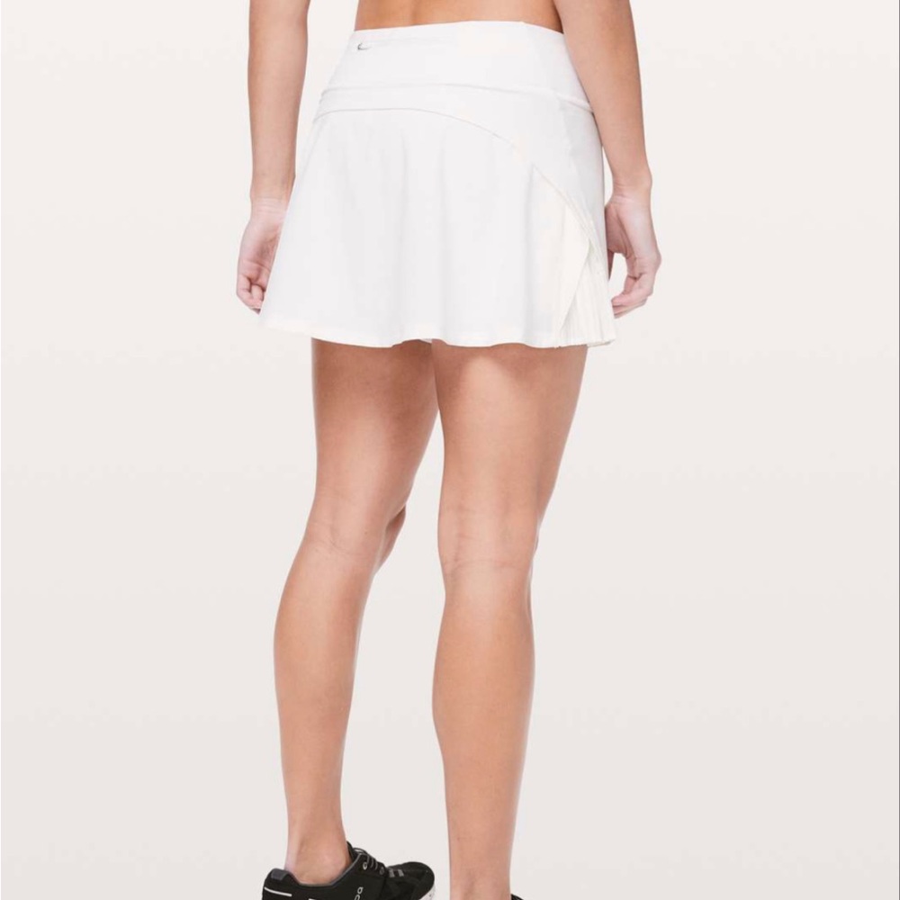 white lululemon skirt